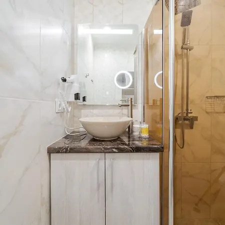 Luxury Flat Near Opera 2 דירה *