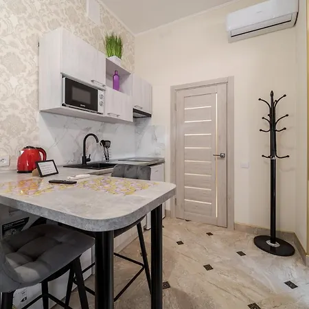 Luxury Flat Near Opera 2 Apartment Lviv