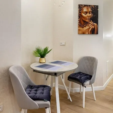 דירה Luxury Flat Near Opera 2 לבוב
