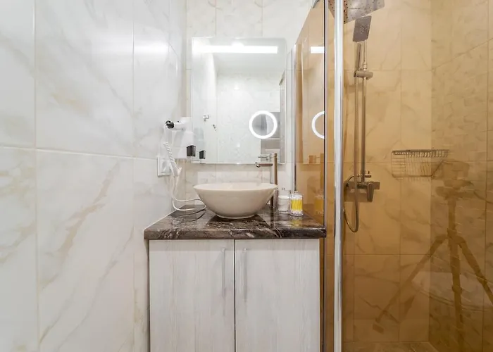 Luxury Flat Near Opera 2 דירה *