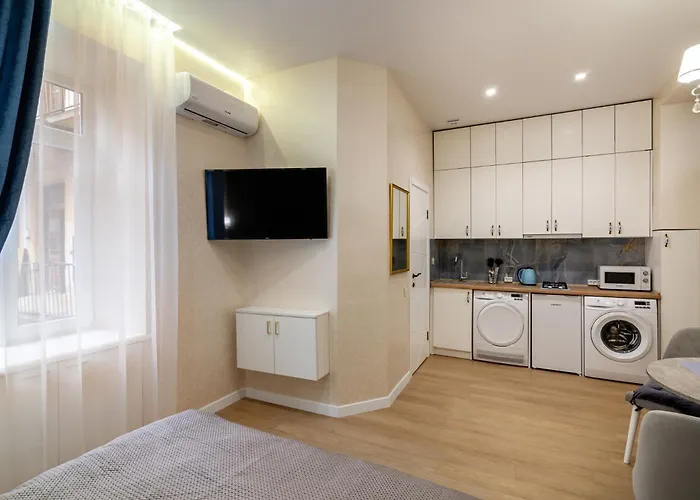 Luxury Flat Near Opera 2 * Lviv