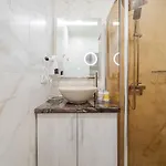 Luxury Flat Near Opera 2 Apartment *